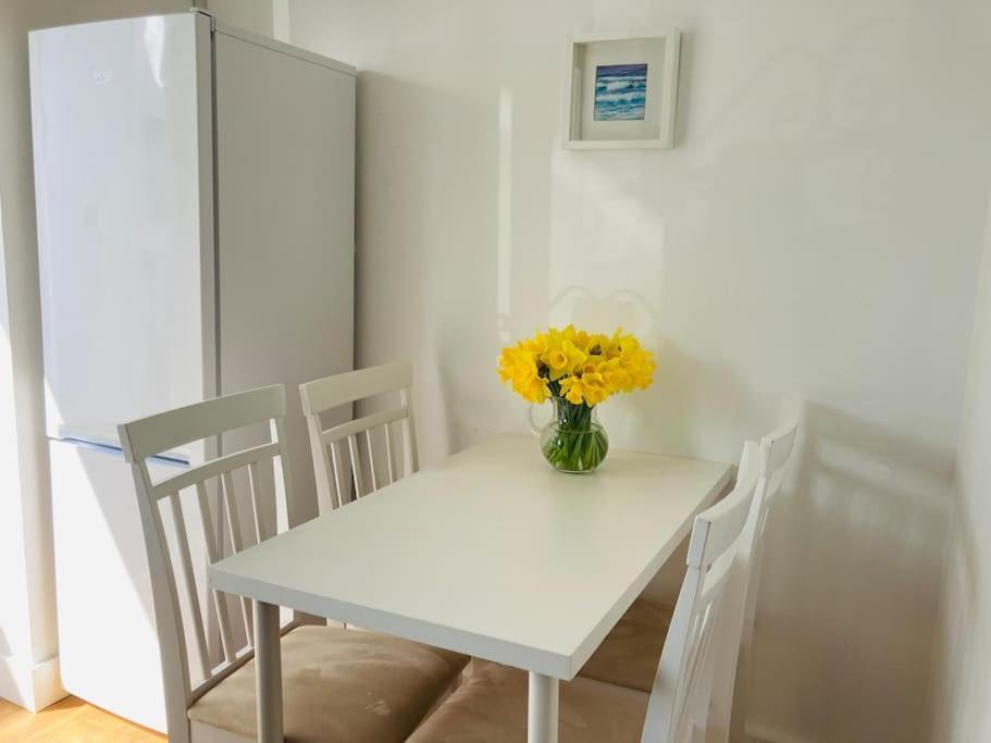 Welcoming Bungalow With Parking And Garden St Agnes  Luaran gambar